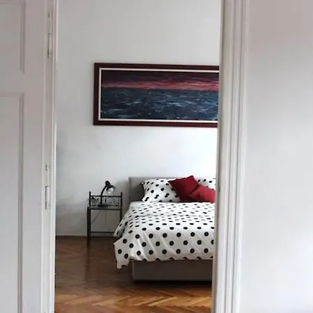 Apartment Monarch